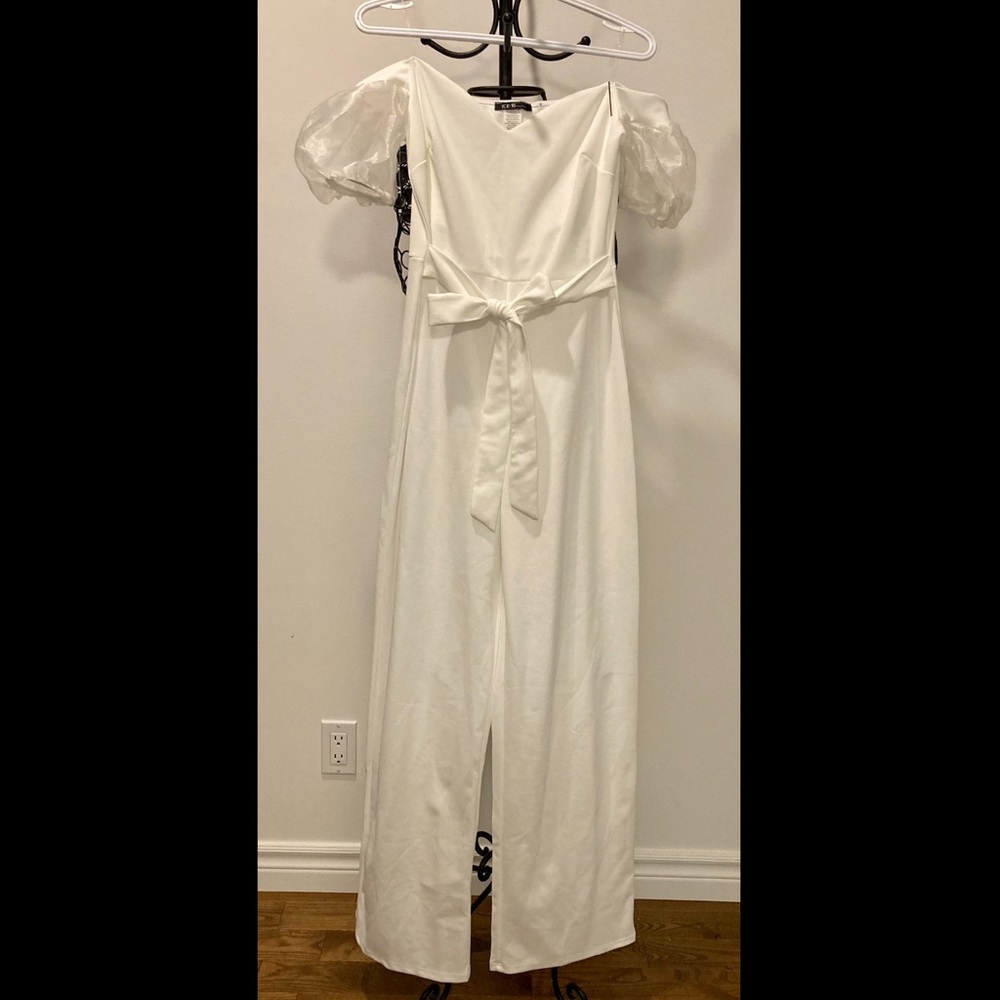 Chic white jumpsuit